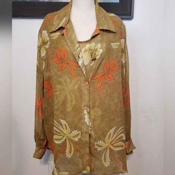 Beautiful Vintage Floral Blouse - Picture 2 of 7